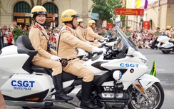 Gần 3.000 cán bộ, chiến sĩ Công an Hà Nội diễu hành, trình diễn võ thuật bên hồ Gươm