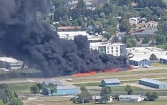 Mỹ: Hai máy bay va chạm trên đường băng, gây cháy nổ nghiêm trọng