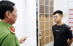 An Giang: Tạm giữ thanh niên cho vay nặng lãi, người vay phải chụp ảnh khỏa thân