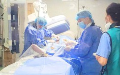 2 giờ ép tim và 15 lần sốc điện cứu sống bệnh nhân ngừng tuần hoàn