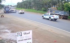 Ô tô lao sang làn đường ngược chiều, gây tai nạn liên hoàn ở Lâm Đồng