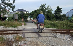 Cần đóng dứt điểm lối đi tự mở cắt ngang đường sắt ở Nghệ An