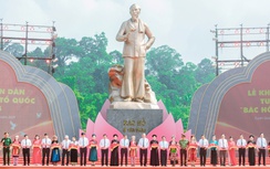 Tổng Bí thư Tô Lâm dự lễ khánh thành tượng đài "Bác Hồ ở Tân Trào"