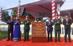 Quảng Ngãi gắn biển công trình kỷ niệm 60 năm Ngày Chiến thắng Vạn Tường