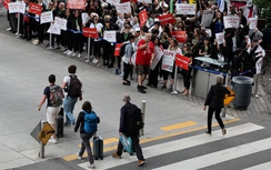 Tiếp viên Air Canada tiếp tục đình công, thách thức lệnh buộc trở lại làm việc