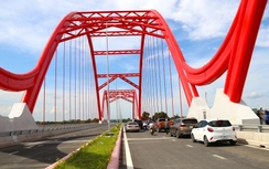 Quảng Ngãi bắc cầu vòm thép qua sông Trà Khúc