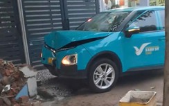 Khống chế tài xế taxi công nghệ cầm dao cãi nhau với khách ở TP.HCM