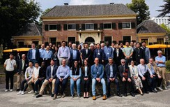 GS.Erik Schlangen - người tạo ra bê tông biết tự chữa lành