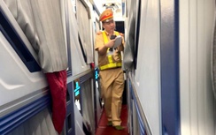 Huế, Quảng Trị liên tiếp xử lý xe trá hình, gắn phù hiệu hợp đồng để gom khách lẻ