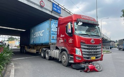 Xe container va chạm xe máy, cụ ông 76 tuổi tử vong