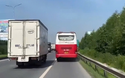 Vượt xe ở làn khẩn cấp, tài xế xe khách bị người dân quay clip, báo CSGT Bắc Ninh