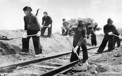 Thần tốc khôi phục tuyến đường sắt Thống nhất