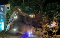 Đắk Lắk: Hơn 2 giờ nỗ lực giải cứu tài xế mắc kẹt trong cabin xe tải bị lật