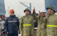 Nhiều cảng biển dừng làm hàng, hỗ trợ tàu thuyền tránh bão số 5