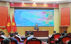 Bão số 5: Người dân Nghệ An - Hà Tĩnh được khuyến cáo không ra đường từ 11h trưa nay