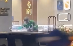 Điều tra vụ một người ăn mặc kín mít lùa vàng vào ba lô ở tiệm kim hoàn tại Đà Nẵng