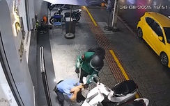 Bảo vệ bị đánh tới tấp trước khi tiệm kim hoàn ở Đà Nẵng bị cướp