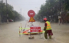 Khắc phục nhanh các tuyến đường giao thông bị sạt lở do bão số 5