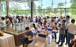 Huế: Hàng trăm khách hàng chen chân bốc thăm nhà ở xã hội