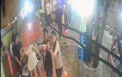TP.HCM: Nhóm ‘côn đồ’ xông vào quán ăn đe dọa, đập phá đồ đạc