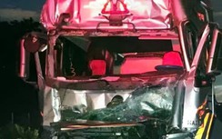 Tai nạn trên cao tốc Phan Thiết - Dầu Giây, xe đầu kéo biến dạng, tài xế tử vong