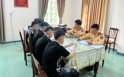 Thả tay nhảy điệu TikTok trên đường, nam thiếu niên bị tịch thu xe máy