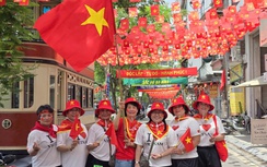 Ấn tượng tuyến phố tại Ba Đình nhuộm sắc đỏ với 28.000 lá cờ Tổ quốc