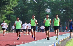 Bị ngất khi kiểm tra thể lực trước mùa giải, một trọng tài V-League được đưa đi cấp cứu