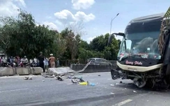Xe khách va chạm xe máy làm hai người đàn ông tử vong tại chỗ