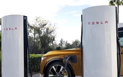 Bắt tay với Tesla, Honda mở rộng mạng lưới sạc xe điện