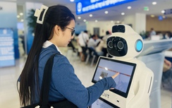 Người dân Hà Nội trải nghiệm 15 tiện ích miễn phí ở trung tâm hành chính công