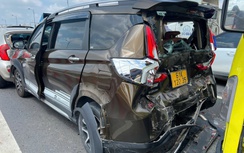 Tai nạn liên hoàn giữa 5 ô tô trên cầu Rạch Chiếc