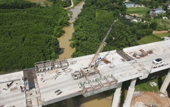 Bộ Xây dựng chỉ rõ hạng mục cần đẩy tiến độ để thông xe cao tốc Vũng Áng - Bùng dịp 19/8