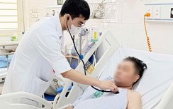 Chủ quan với vết thương nhỏ khi tắm biển, nam trung niên suýt mất mạng
