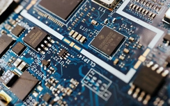 Ông Trump tuyên bố áp thuế khoảng 100% với một số chip bán dẫn nhập khẩu