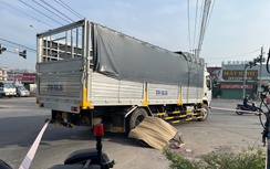Xe tải va chạm xe đạp điện, nữ công nhân bị cán tử vong