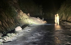 Chuyện CSGT Lào Cai tuần lưu xuyên đêm đảm bảo an toàn giao thông mùa mưa bão