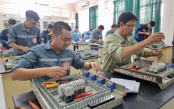 Sân chơi tôn vinh "bàn tay vàng" của công nhân Thủ đô