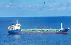 Khẩn trương cứu nạn tàu chở dầu bị cháy trên vùng biển Vũng Tàu