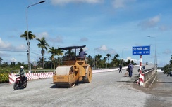 Cà Mau: Khẩn trương khắc phục hư hỏng đường đầu cầu Phước Long 2