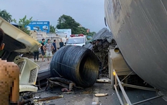 Hải Phòng: Hai xe đầu kéo va chạm trên QL5, một tài xế bị thương, giao thông ùn tắc