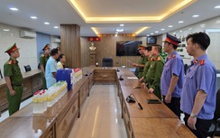 Triệt phá đường dây sản xuất hàng nghìn chai giấm giả ở Đà Nẵng