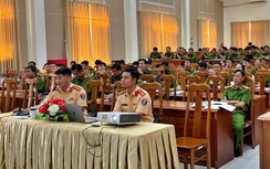 Cà Mau: Tập huấn nghiệp vụ đăng ký xe, cấp đổi giấy phép lái xe cho công an xã