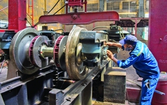 Vì sao cần nới niên hạn đầu máy, toa xe?