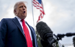 Ông Trump: Mỹ có thể áp thuế chip và dược phẩm cao hơn mức 25% so với ô tô nhập khẩu