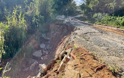 Hạ tầng giao thông phía Tây Quảng Ngãi hư hỏng nặng, tiềm ẩn nguy cơ tai nạn