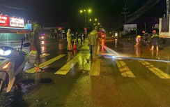 Đồng Nai: CSGT cùng người dân xuyên đêm dọn đất đá, thông xe QL13 sau sạt lở