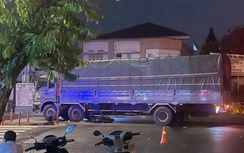 Người đàn ông tử vong sau va chạm với xe tải lúc rạng sáng ở TP.HCM