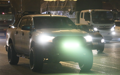 Xe “độ” đèn sáng như ban ngày, hiểm họa rình rập mỗi đêm