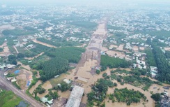 Mưa ngập cản trở, cao tốc Biên Hòa - Vũng Tàu tăng tốc để về đích đúng hẹn 19/12